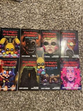 Five Nights at Freddy's Fazbear Frights 8-Book Set With Reversible Bookmark